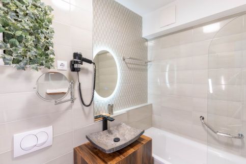 Lakeside Studio Apartment1