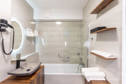 Lakeside Studio Apartment2