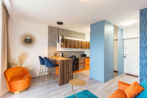 Lakeside Studio Apartment