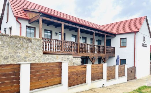 Lator-Hans Apartmanház