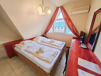 Nóra Hotel21