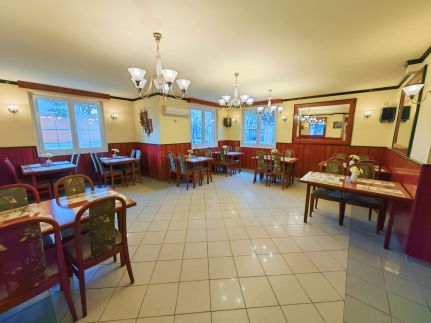 Nóra Hotel23