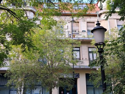 Green Street Apartment16