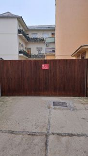 Green Street Apartment17