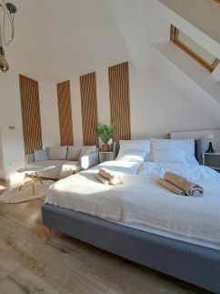 Green Street Apartment1
