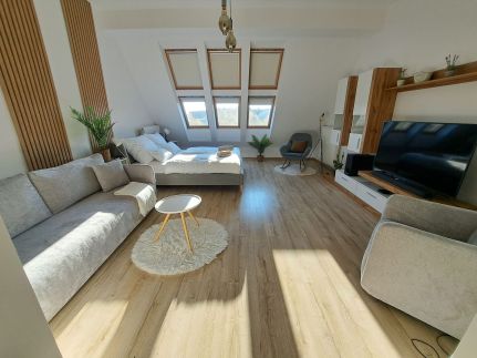 Green Street Apartment