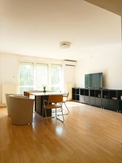Simonyi Családi Apartman2