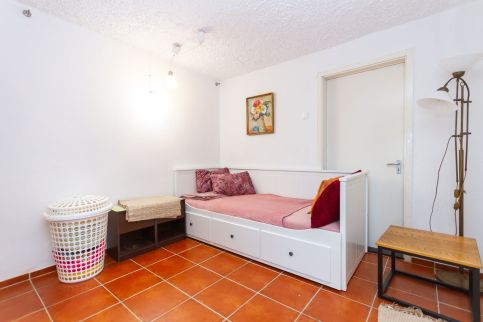2BR Lavender Hideaway House by NW12