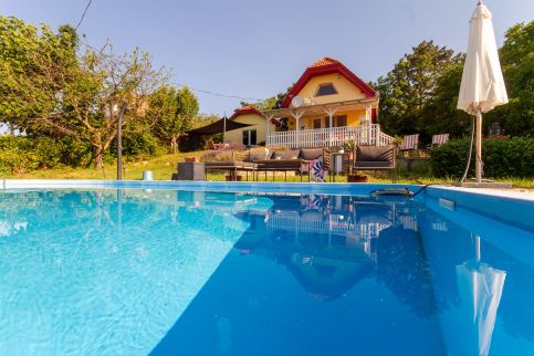 2BR Lavender Hideaway House by NW25