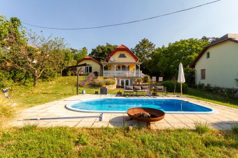 2BR Lavender Hideaway House by NW28