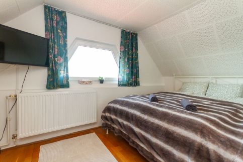 2BR Lavender Hideaway House by NW5