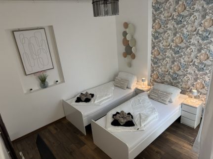 NewPlace Luxury Apartment15