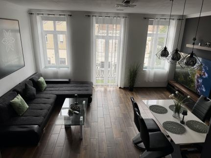 NewPlace Luxury Apartment2