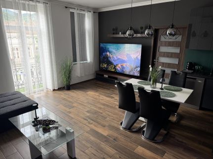 NewPlace Luxury Apartment4