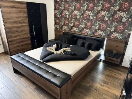NewPlace Luxury Apartment7