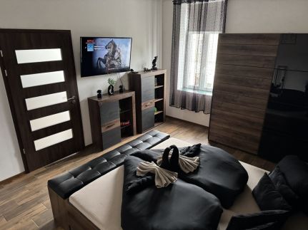 NewPlace Luxury Apartment8