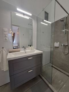 Cozy Central Apartment7