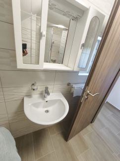 Gyöngyvirág Apartmanház13