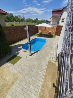 Gyöngyvirág Apartmanház3