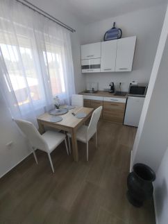 Gyöngyvirág Apartmanház6
