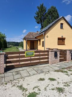 Jasmin Vendégház1