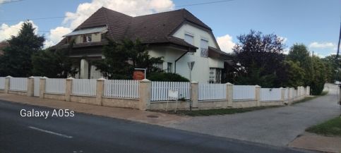 Leander Vendégház4