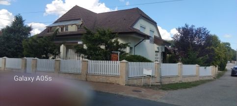 Leander Vendégház8