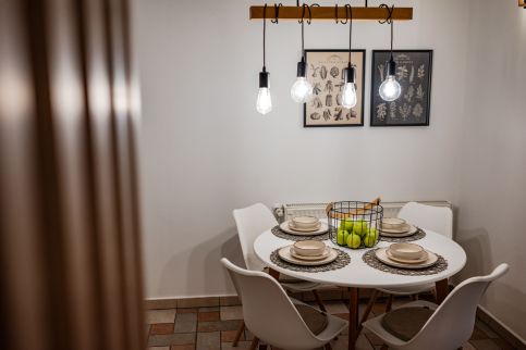 Geri Vintage Home19