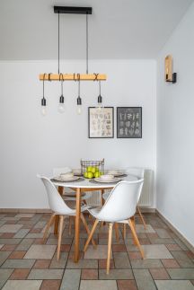 Geri Vintage Home3