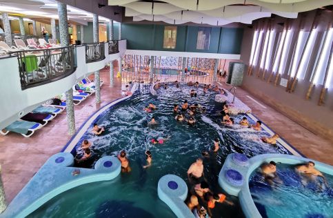 Aquakaros Apartman***2