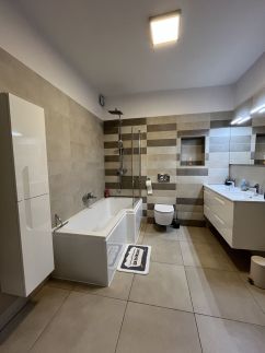 Gremi Apartman 27