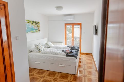 Golden Bridge Deluxe Home1