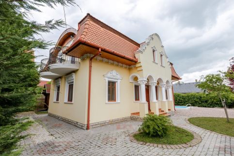 Golden Bridge Deluxe Home19
