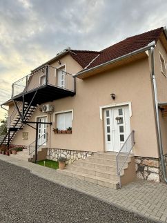 Nyugalom Szigete Apartmanok3