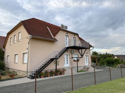 Nyugalom Szigete Apartmanok4