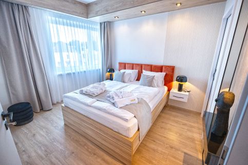 Neo Premium24
