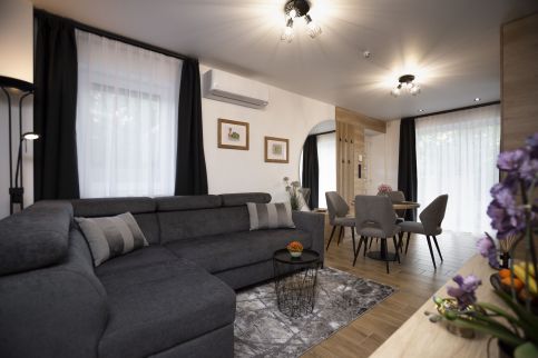 Gyopárosi Deluxe Privát Wellness House9