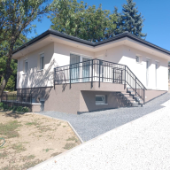 Napsugár Apartman