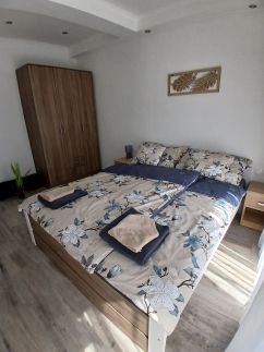 Napsugár Apartman