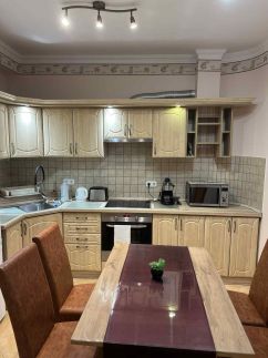 Cristian Apartman III