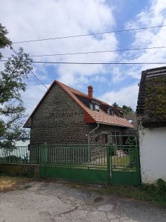 Ház a szikla peremén Tihany1