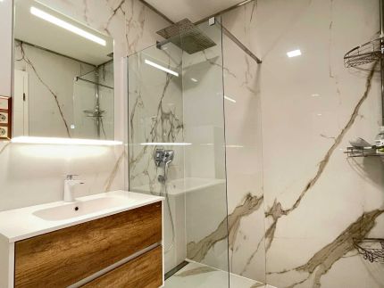 Almadi Luxus Apartman 412