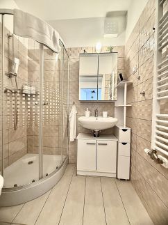 Rita Apartman privát parkolóval15