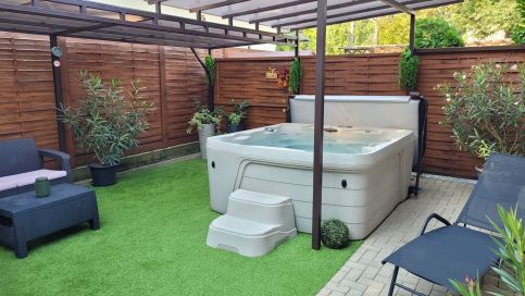 Relev2 Privát Jakuzzis Apartman20