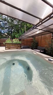 Relev2 Privát Jakuzzis Apartman8