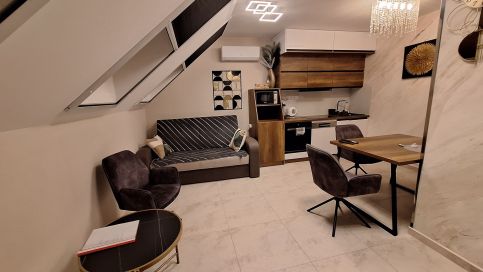 Betti Lux Apartman13