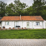 Ferde Kemping és Apartmanház