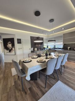 Four Seasons Luxory Vendégház50
