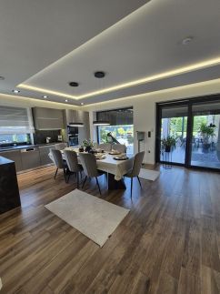 Four Seasons Luxory Vendégház54