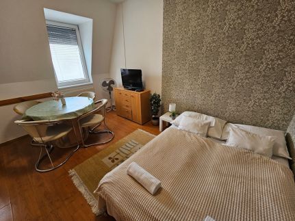 Kinga Kölcsey Apartman9